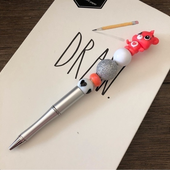 The Care Bears: Smart Heart Bear handmade beaded pen - Picture 2 of 3